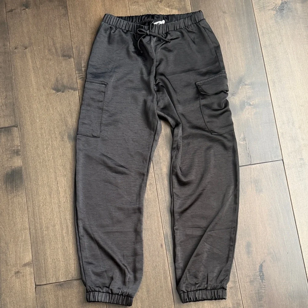 Girls Black silk Cargo Pocket Jogger Pants - Picture 3 of 7